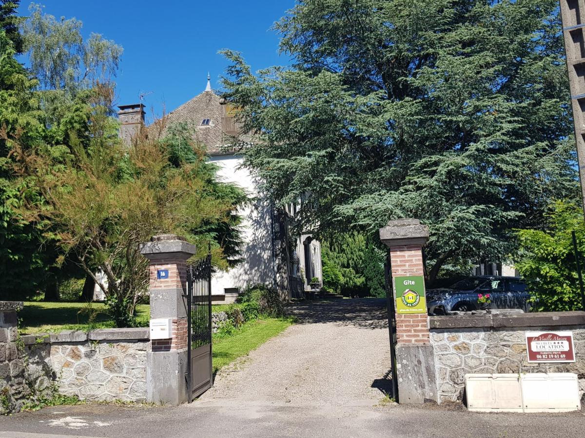 לינה וארוחת בוקר לה בורבול Domaine Les Pradets מראה חיצוני תמונה